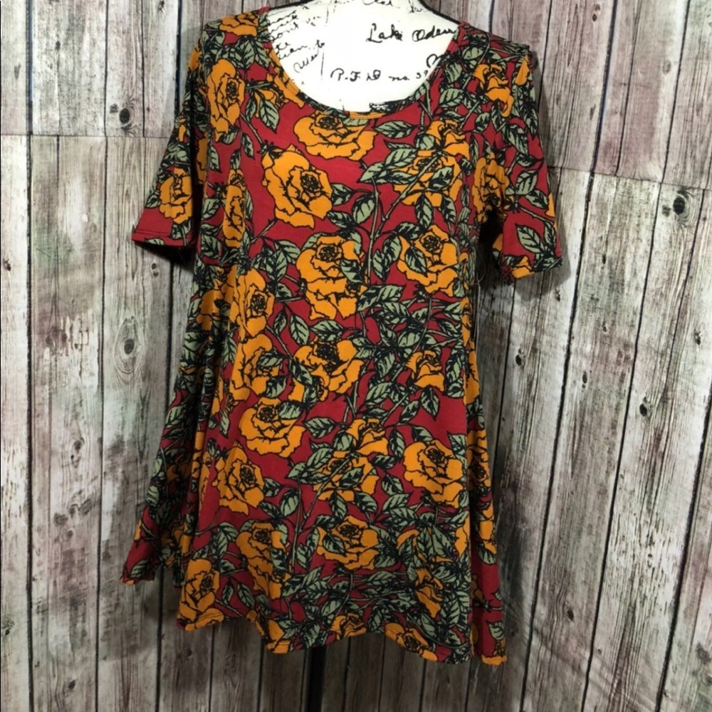 New LulaRoe S Perfect Tee